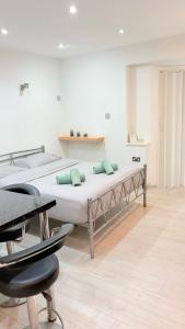 Theodoros Apt.22