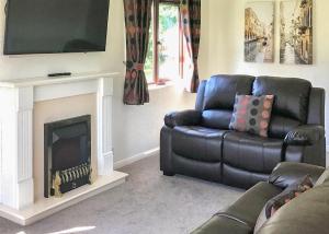 Paradise Lakeside Lodges