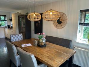 Bosboerderij de Goudsberg met hottub in tuin