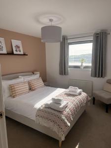 Marine parade apartment with river view