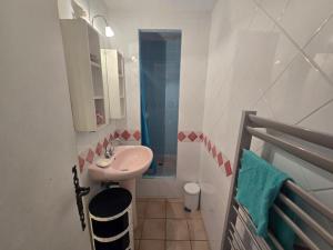 Appartement dans villa avec piscine MER