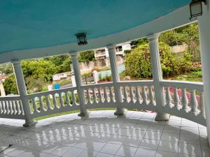 The best Skyview on Lady Hamilton