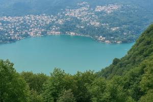 Brunate Funicolare Apartament
