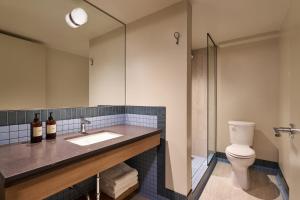 All Inn Hotel