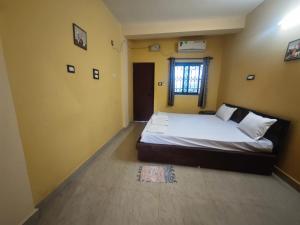 Carvalhos Regina 100 mtrs Patnem beach