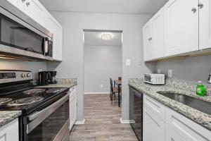 Charming 2-bedroom 1-bath with modern style appeal