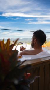 Loft de montaña con jacuzzi y chimenea,Vistas al Embalse, Montecielo