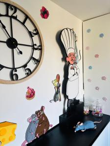 THE ENCHANTED HOUSE ( 15 min walk to Disney)