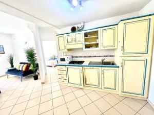 Blue Wave apartment img3