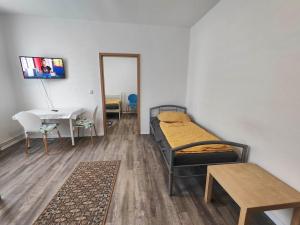 schöne 4 Raum, 4 - 8 Bett FeWo in Schönebeck