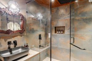 Casa Timothy Beachfront Boutique Villa By NikSu