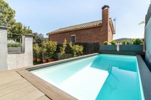 Le Petit Villa, with pool and barbecue
