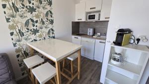 Appartement à 100m de la plage avec piscine et place de parking