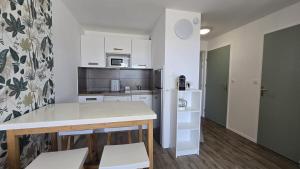 Appartement à 100m de la plage avec piscine et place de parking