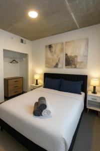 The Downtown Gem Modern Luxe Escape 28