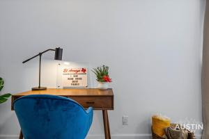 Colorful 1BR 1BA SoCo Condo Pool Skyline Views and Parking by Austin Vacay