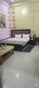 Heera Nikunj Homestay Ayodhya Near Ram Mandir