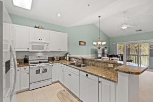 Word Tour Golf Resort , 2 BR Villa with Pool Access Near Broadway at the Beach