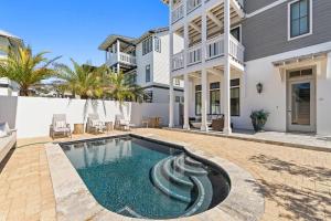 Southern Seaside Cottage and Carriage House