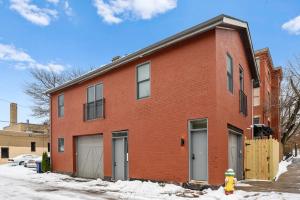 Luxurious Design Easy Access to Downtown Pittsburgh Sleeps 4