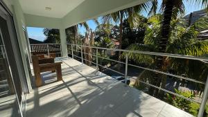 Casa da piscina vermelha