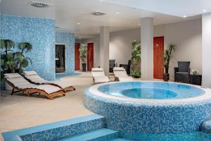 VILNIUS PARK PLAZA HOTEL & SPA, Restaurant, Panorama Bar, Conference & Banquet Center