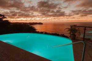 Private Cliffside Villa with Infinity Pool