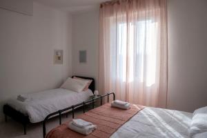 Tinas lake view apartment