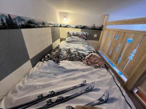 Les Roitelets "MONTAGNARD" - Appartement T2 avec Mezzanine - Thème Montagne - Entièrement NEUF - Classé 3 étoiles - Proche Centre-ville & Thermes - Ménage et Linge de maison INCLUS