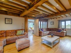 5 Bed in Cadeleigh 48151