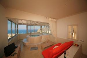 Antinea Suites Hotel & Spa Santorini Greece