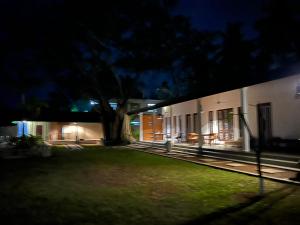 Beach Club Bungalow Induruwa