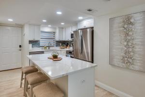 Sleek, Oceanfront Unit in Daytona Beach Shores!