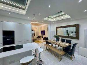 Stockwell Residences - The Grand Lumière Suite
