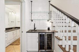 956 Inverness Village