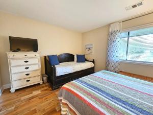 980 Inverness Village