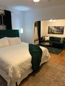 North of Avon B&B Suites