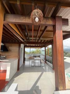 Casa com 03 Quartos, Wi-Fi e Ar, Fire Lounge, Vista Incrível