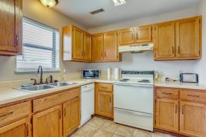 Cozy Stay Near Downtown & Lake Wappapello
