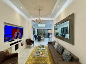 Stockwell Residences - The Grand Lumière Suite