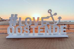 Sea,sun and fun vernieuwd modern appartement op toplocatie 50 m van visserkaai Oostende