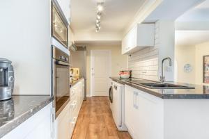 3 Bed in Clifton Court oc-fl8