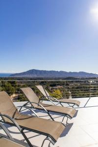 Luxury villa with fantastic views and large pool