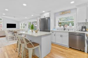 Newly Remodeled Cape Home | Hyannis | Sleeps 10