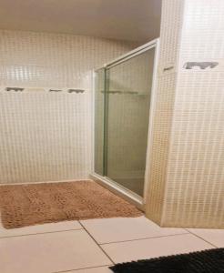 GRANDE SUITE salle de bain toilette privés Terrasse Parking prés Paris