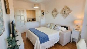 Madrid Suite, Airport, IFEMA, Pool
