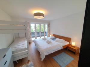 La Riva mit Berg- und Seeblick