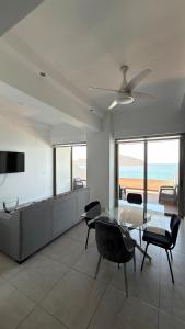 Oceanfront Zona Dorada 8 People
