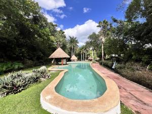 Cozy House with Private Pool 2BD 3BR