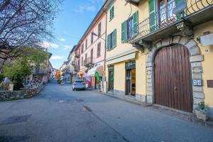 Apt. Gabriella: Studio in the Centre of Laveno - Happy Rentals